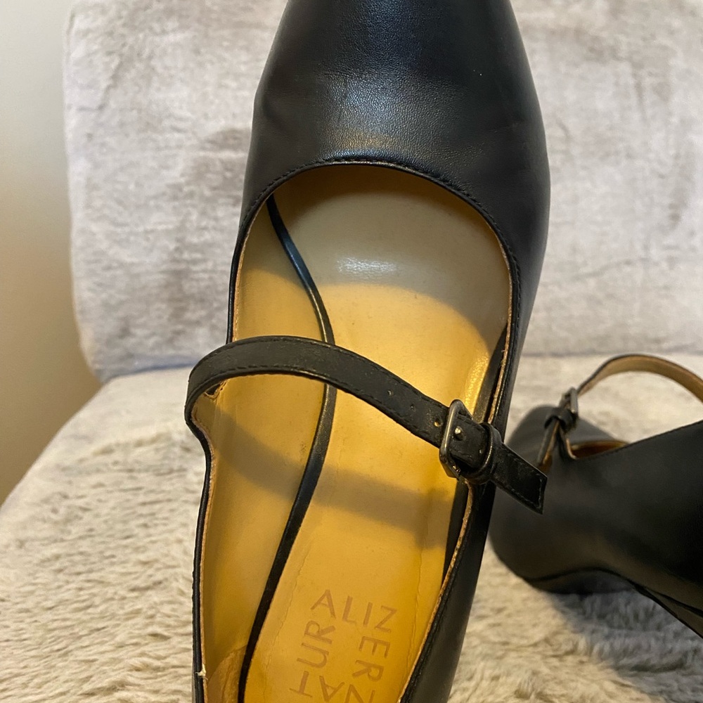 Naturalizer Elora Classic Black Mary Jane Leather Pumps - Picture 4 of 8